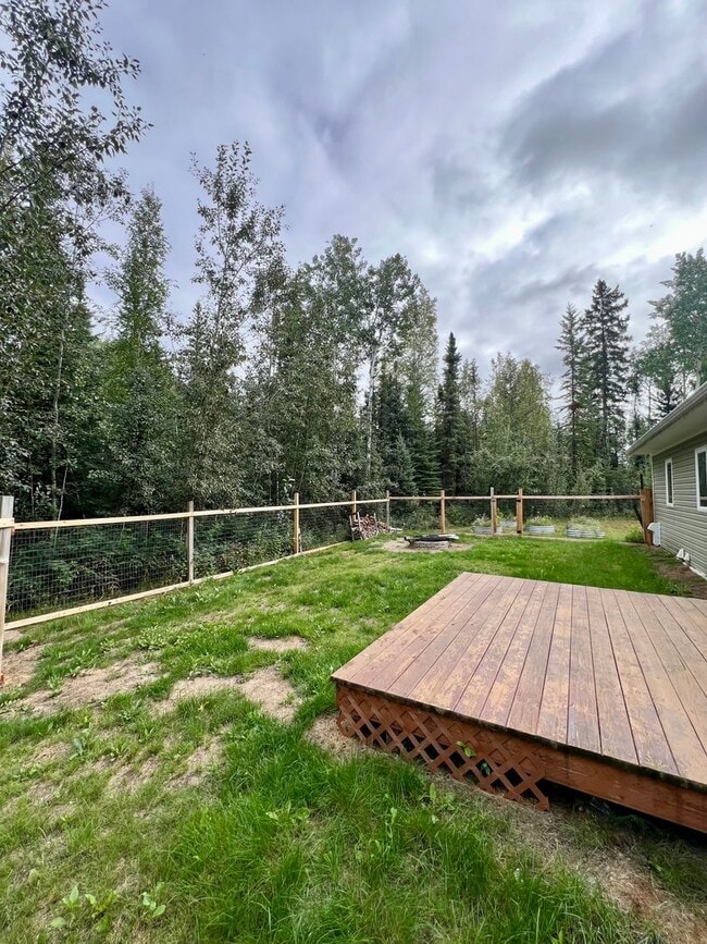Building Photo - 3-Bedroom Home in North Pole / 2 Car Garag...