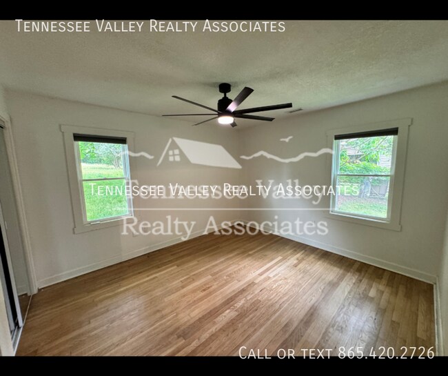 Building Photo - 3919 Beverly Pl