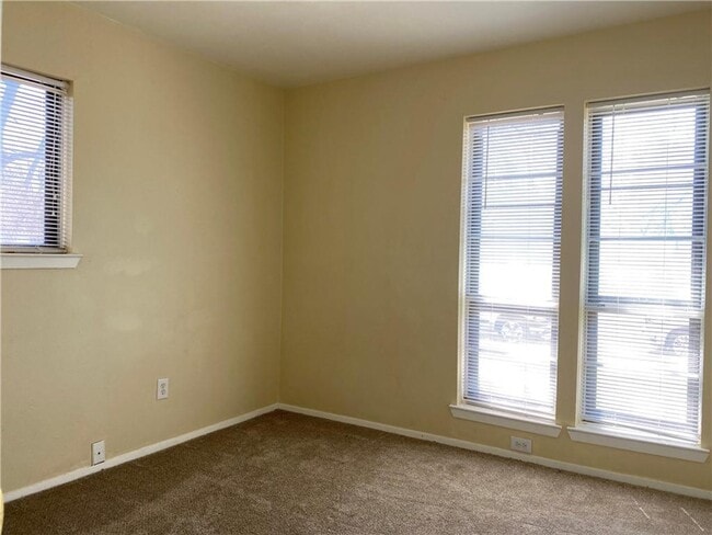 Building Photo - 2231 Palmera Cove