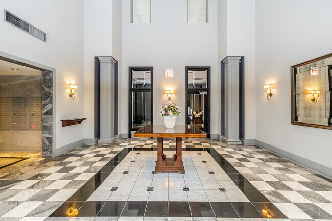 Building Photo - 70 W Huron St