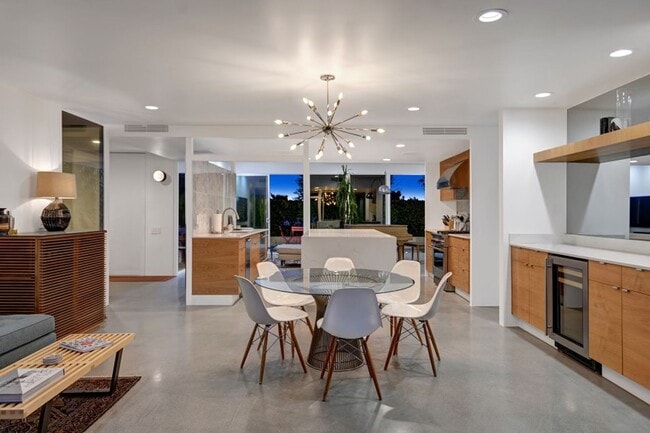 Building Photo - Mid-Century Steel Oasis in Palm Springs (Monthly Only - No Long Term)