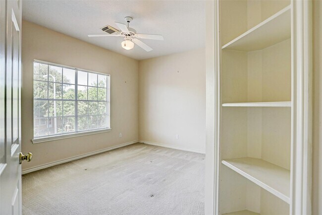 Building Photo - 4425 Mildred St