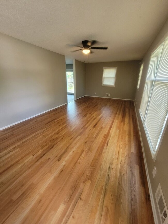 Building Photo - COMING SOON in the spring! - Large SF in North KC