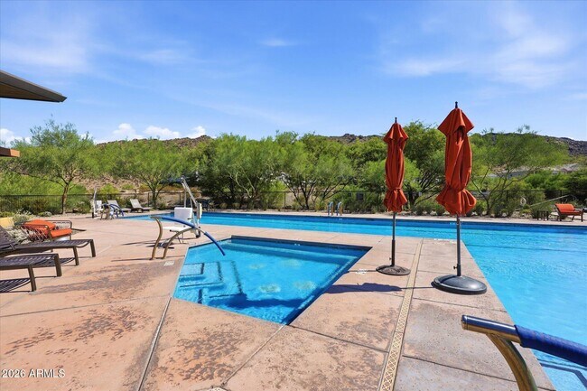 Building Photo - 1118 E Paseo Way