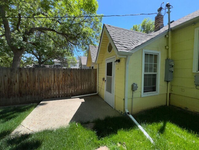 Building Photo - Great Duplex Unit near Downtown Loveland