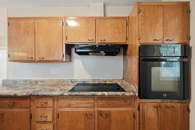 Building Photo - 358 Coral Dr SW
