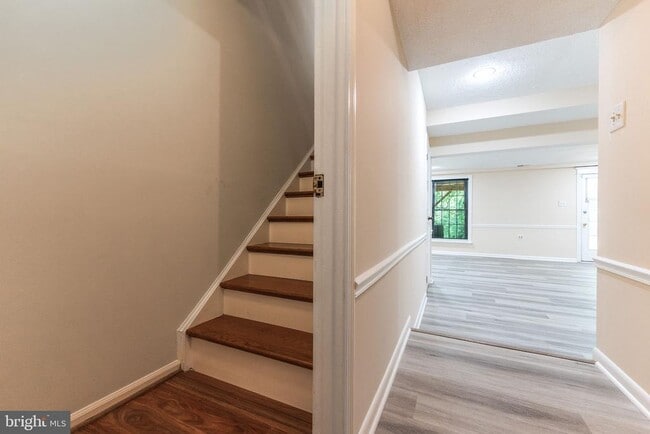 Building Photo - 619 Coral Reef Dr