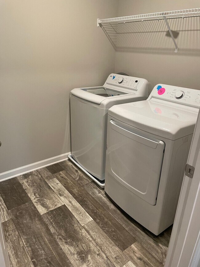 Building Photo - 5136 Fox Den Rd