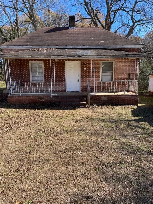 Building Photo - 2 Bedroom 1 Bathroom