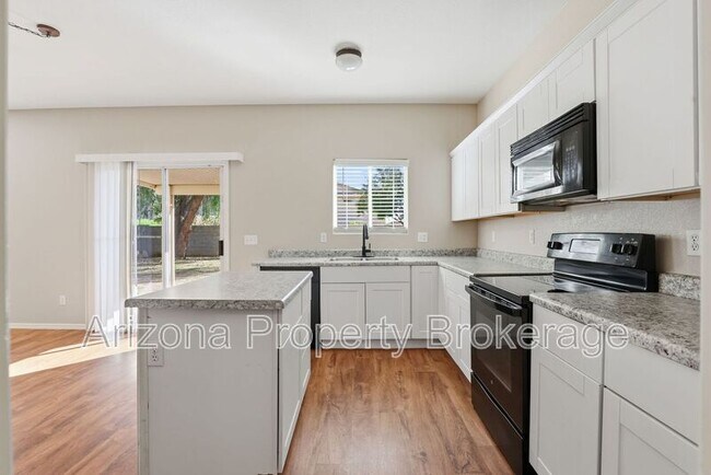 Building Photo - 13285 W Gelding Cir