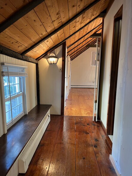 Building Photo - 289 White Bridge Rd