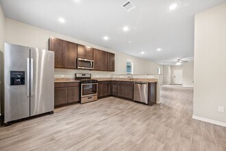 Building Photo - 24734 Russet Bluff Trl