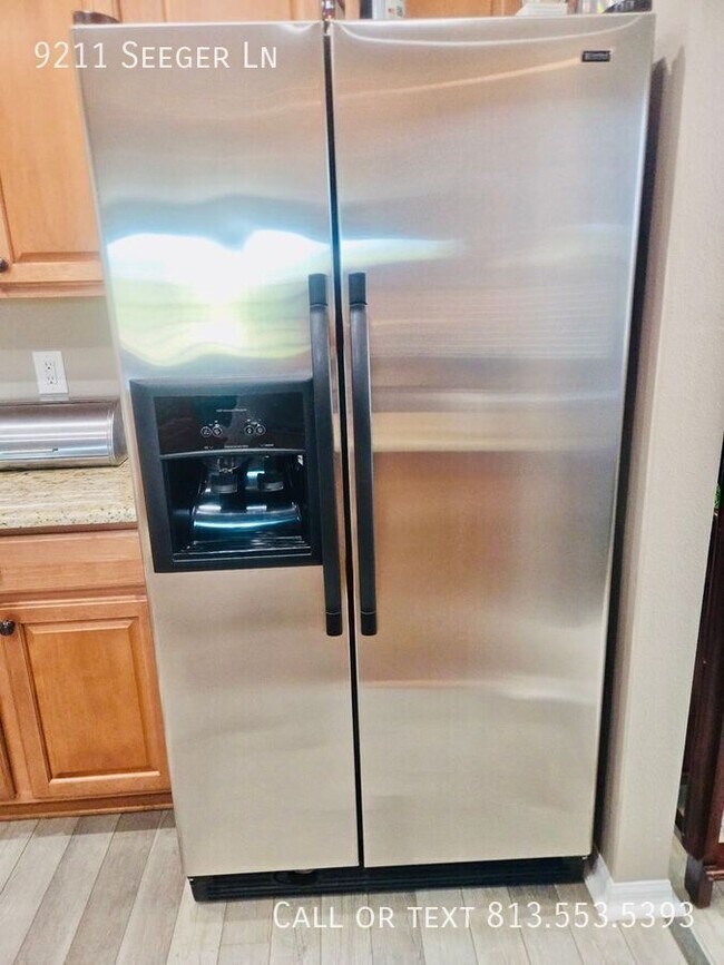 Building Photo - 9211 Seeger Ln