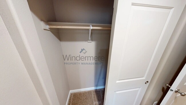 Building Photo - 221 Laurel St