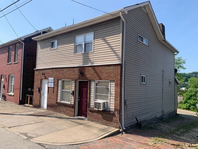 Primary Photo - 2300 Walnut St