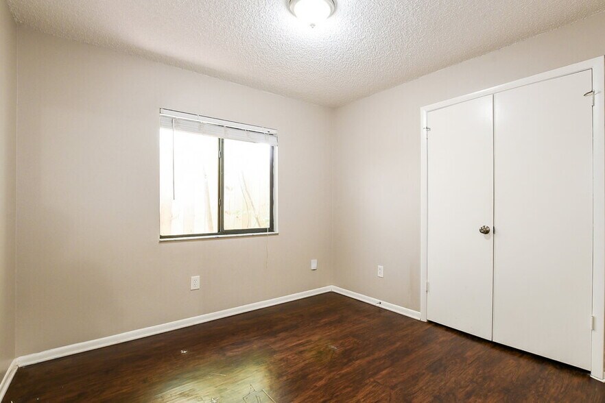 Building Photo - 534 S Sundance Dr
