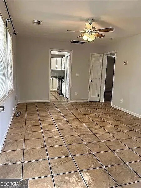 Building Photo - Room in Duplex on Cheney St
