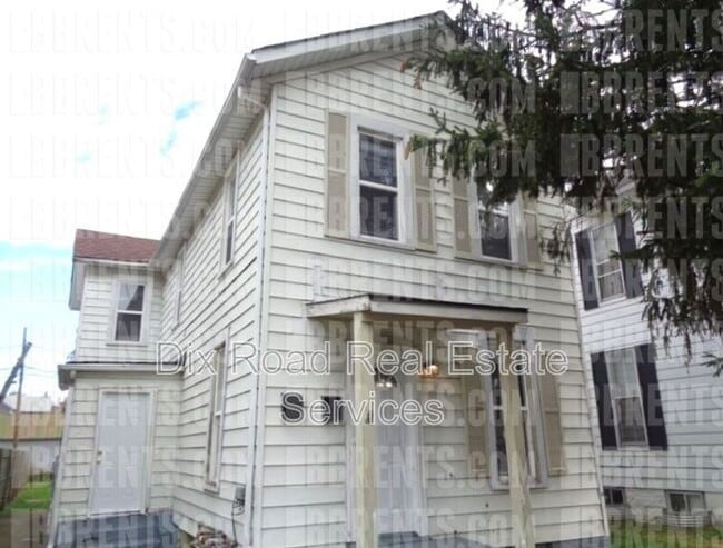 Building Photo - 305 Maple Ave