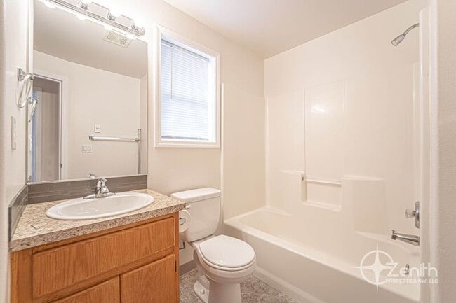 Building Photo - 1216 W 22nd St