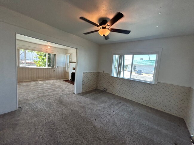 Building Photo - 1441 Coldwell Ave