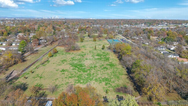 Building Photo - 3BR/1BA Home with W/D Hookups + Holiday Move-In Special $150 !!