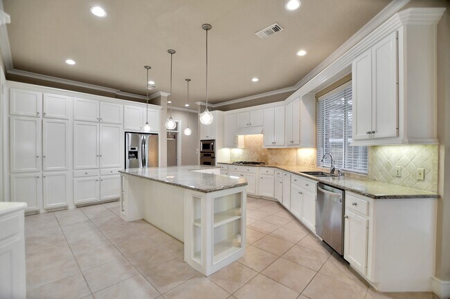Building Photo - 6615 Butler Oaks Ct