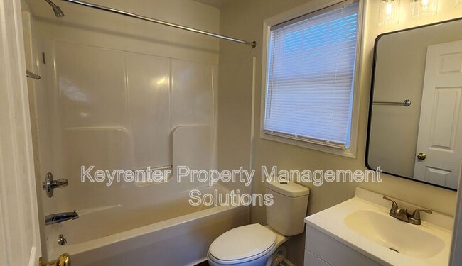 Building Photo - 1516 C St