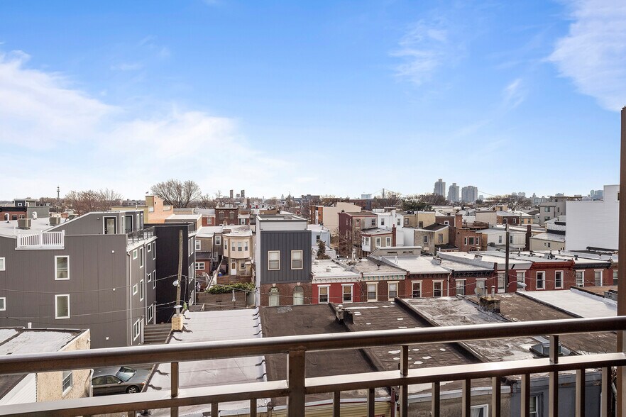 Building Photo - 438 Memphis St