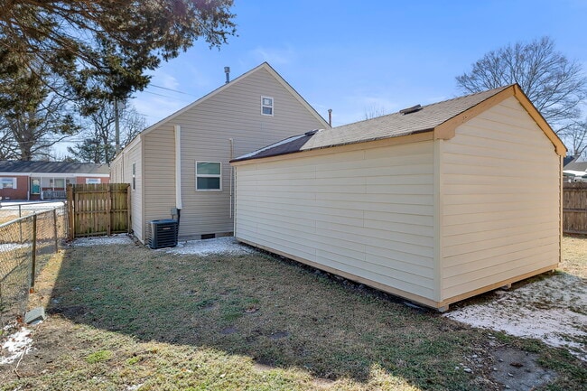 Building Photo - 4212 Bart St