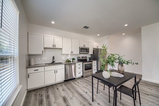 Building Photo - 2066 Dry Creek