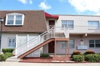 Building Photo - 9101 W Hillsborough Ave