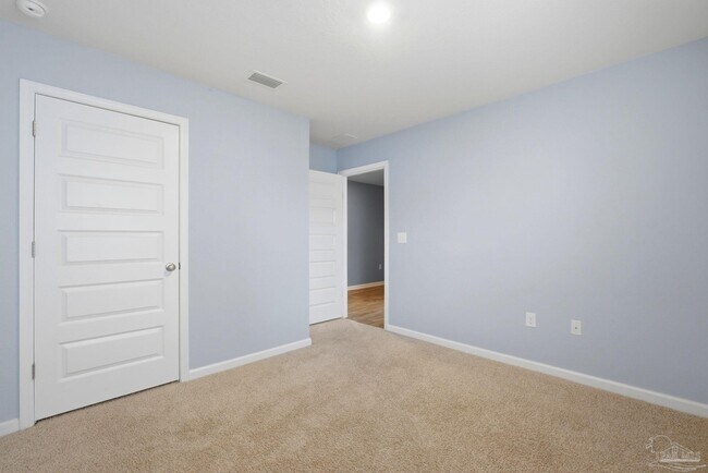 Building Photo - 5598 Guinevere Ln