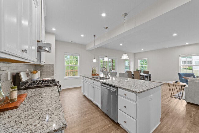 Building Photo - 3700 Horton Hill Dr