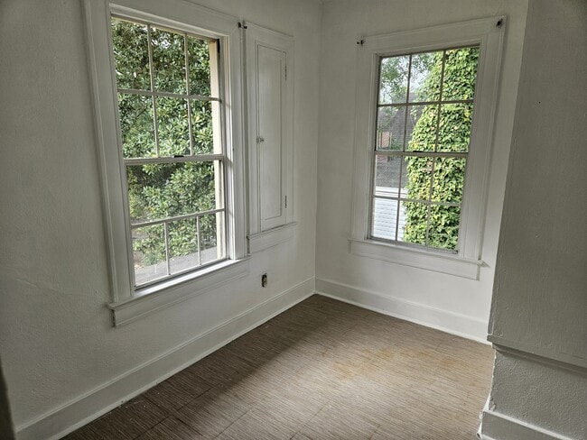 Building Photo - 917 Pecan Blvd