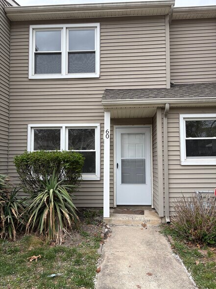 Building Photo - 60 Tavistock Dr