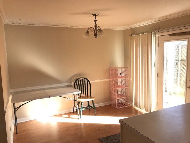 Building Photo - 2629 Blakemore Ave