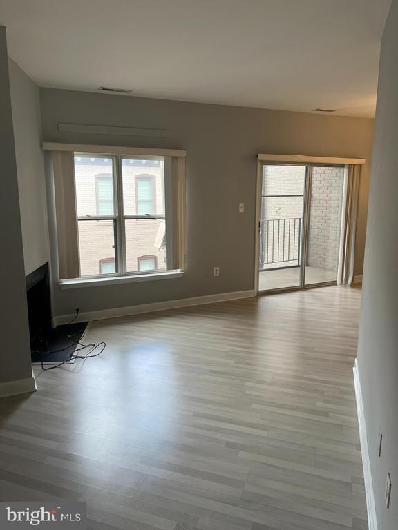 Building Photo - 615 3rd St NE