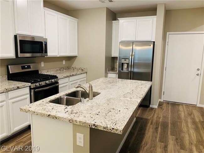 Building Photo - Amazing 2 story townhouse for lease!