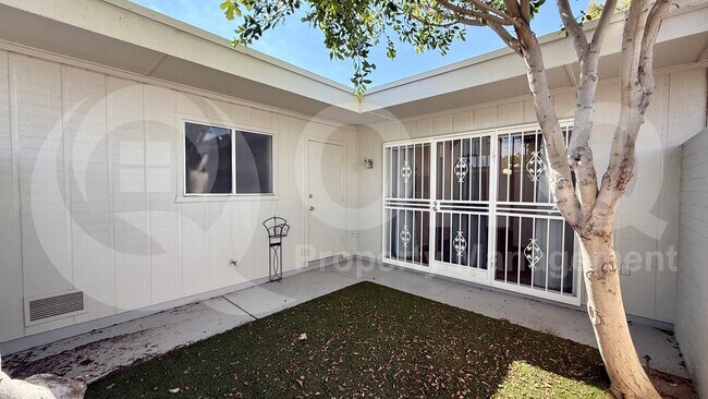 Building Photo - 13211 N Cedar Dr