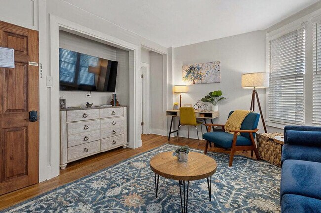 Building Photo - 2490 Main St