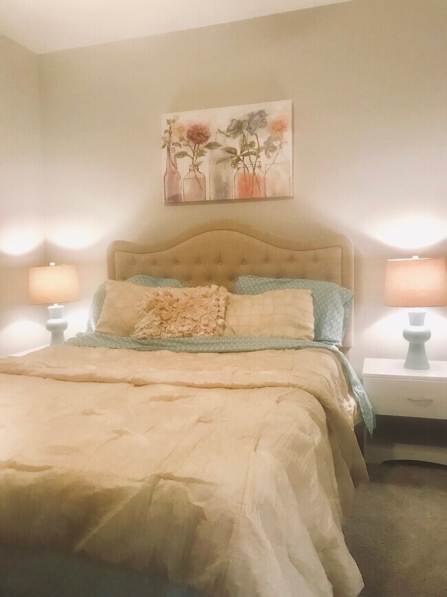 Building Photo - 501 Knights Run Ave