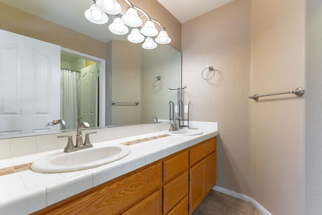 Building Photo - 4-Bed Green Valley Home with Private Pool ...