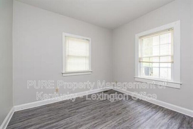 Building Photo - 3 Dogwood Ln