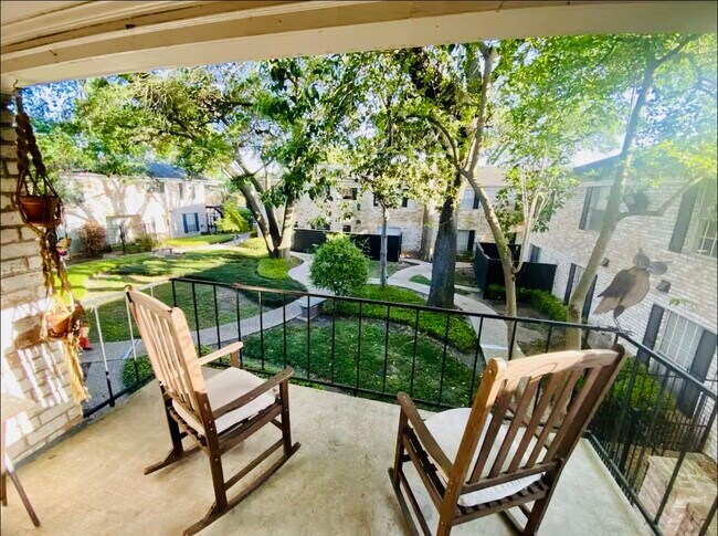 Building Photo - 7900 Westheimer Rd