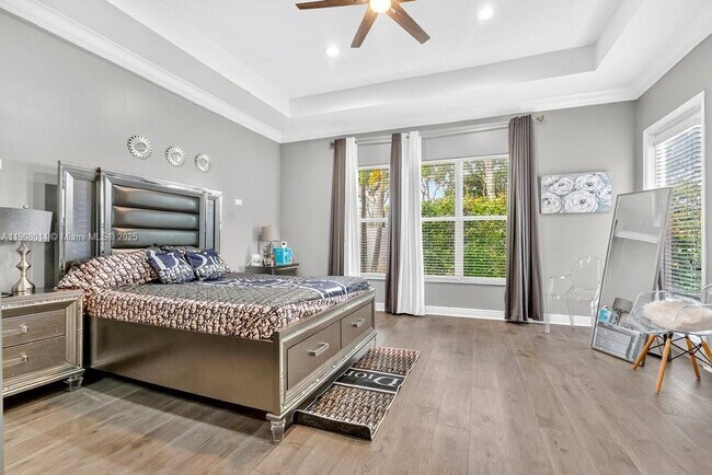 Building Photo - 6313 Paradise Cove