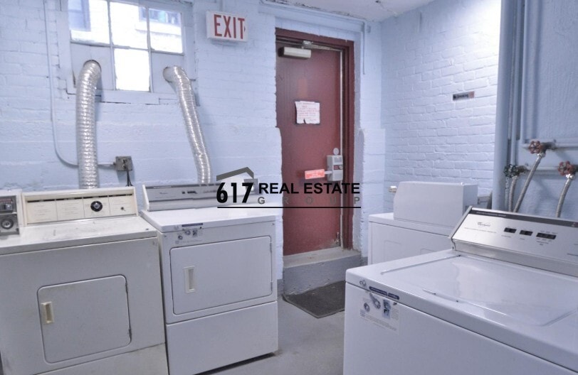 Building Photo - 64 Brighton Ave