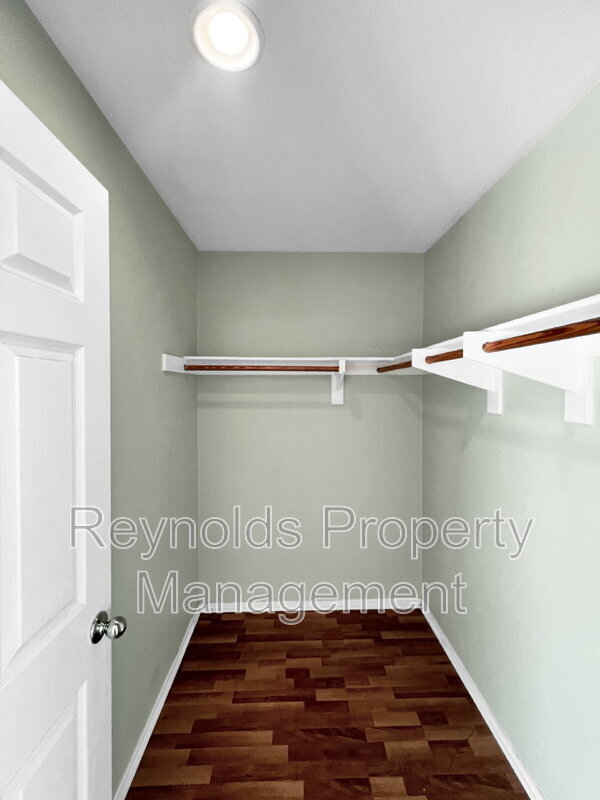 Building Photo - 1468 Normandy Dr