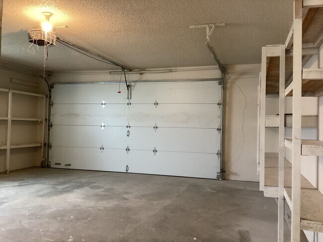 Building Photo - 16385 N D St