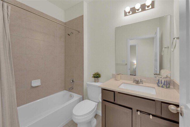 Building Photo - 16900 Adoro Dr