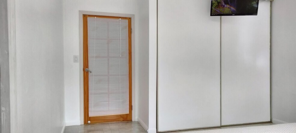 White Bedroom3 - 50 La Cruz Ave